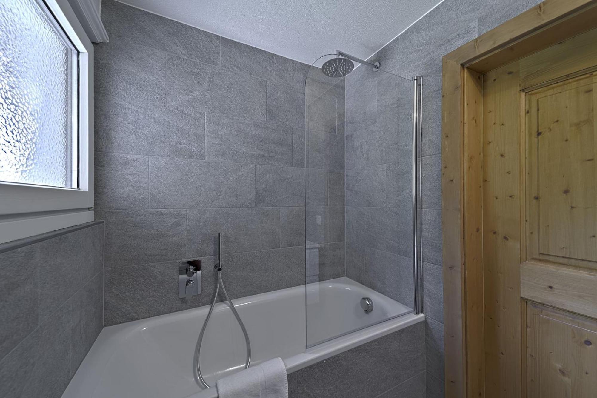 Chesa Martina - La Punt Apartman Kültér fotó